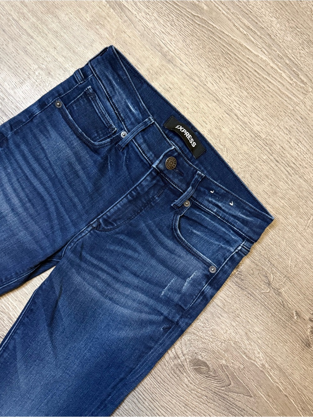 •EXPRESS• MID RISE ANKLE LEGGING JEANS - Picture 3 of 7